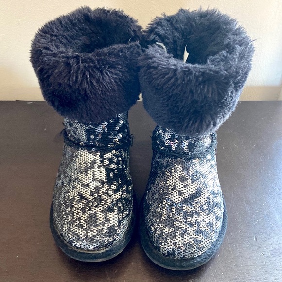 Maggie & Zoe Other - EUC Maggie & Zoe Toddler Girls Black Sparkle Boots size 9